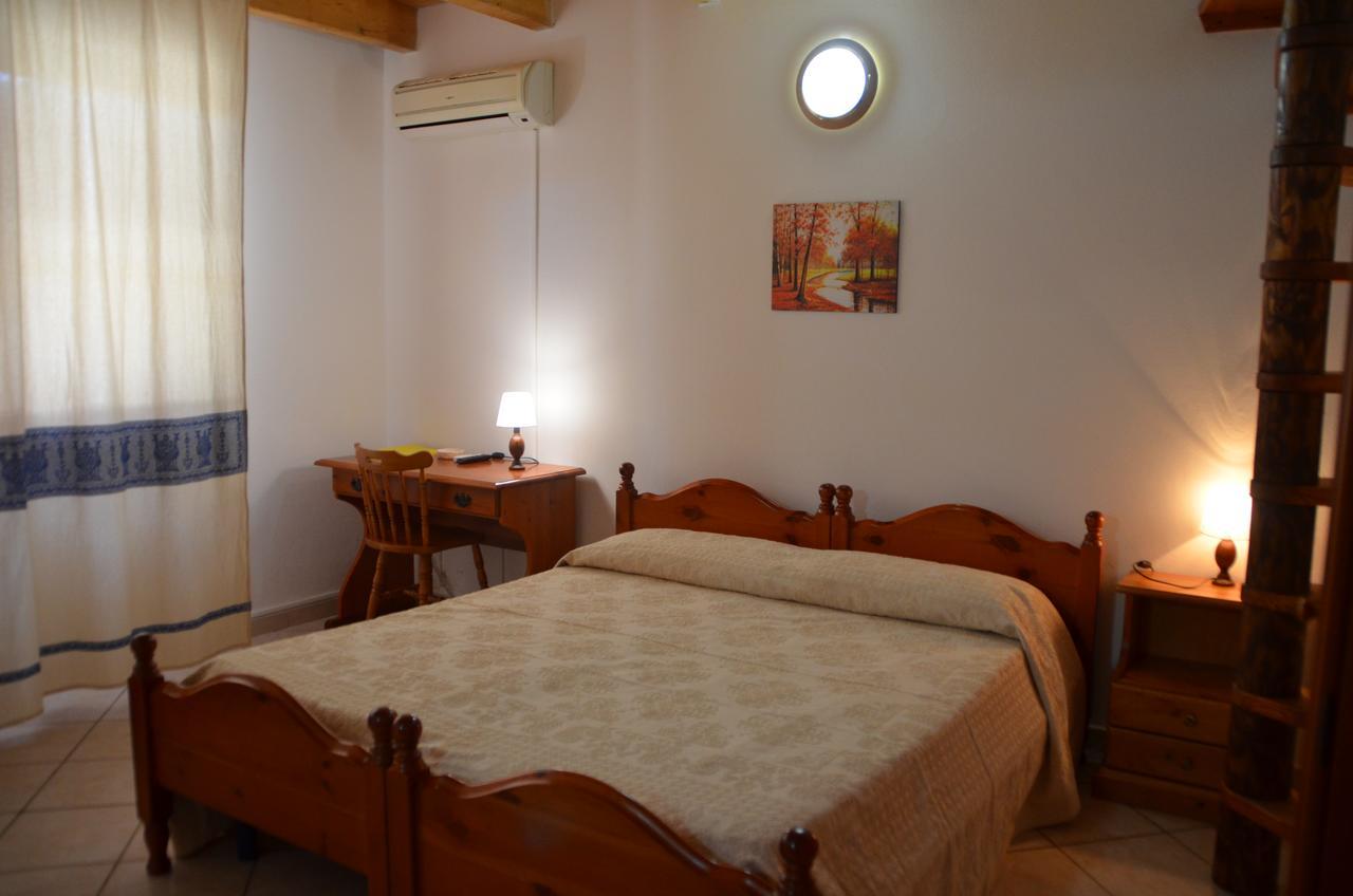 Agriturismo Agrifoglio San Giovanni Suèrgiu エクステリア 写真