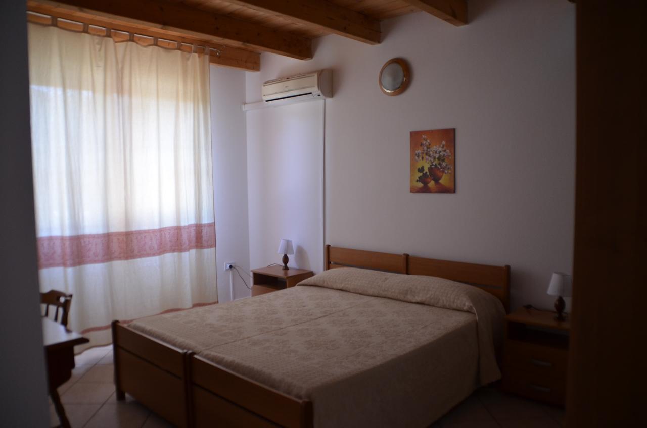 Agriturismo Agrifoglio San Giovanni Suèrgiu エクステリア 写真